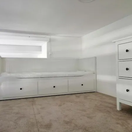 Gallery Studio With Garden Apartment