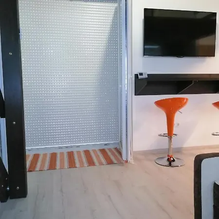 Gallery Studio With Garden *